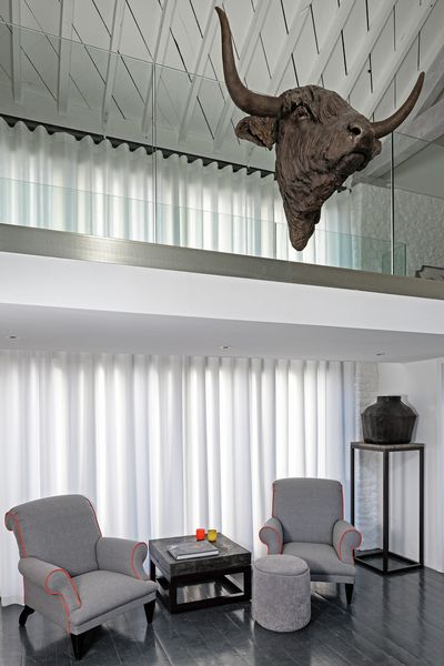 Curtain Systems, SG 7630, Colorama 1, Room shot "Barn Conversion", Oxfordshire, United Kingdom, Wave