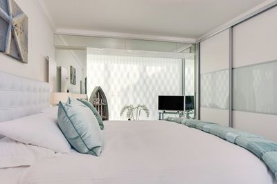 Vertical Blind Systems, SG 2900, Multi Visio, Private Home, Poole Dorset, United Kingdom, Vertical Waves