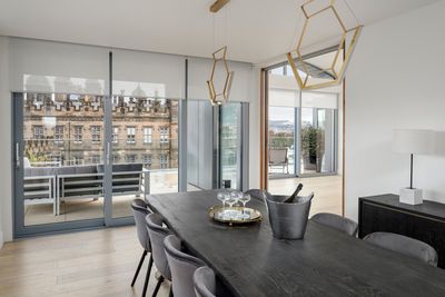 Roller Blind Systems, SG 4970, Multiscreen 1-10%, The Crescent, Edinburgh, Scotland, UK, Recess